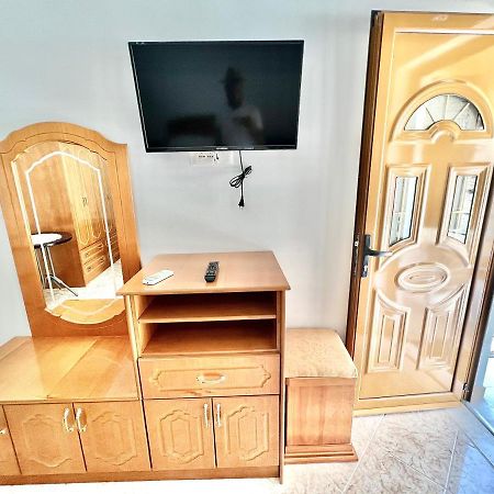 Coral Guesthouse Саранда Экстерьер фото