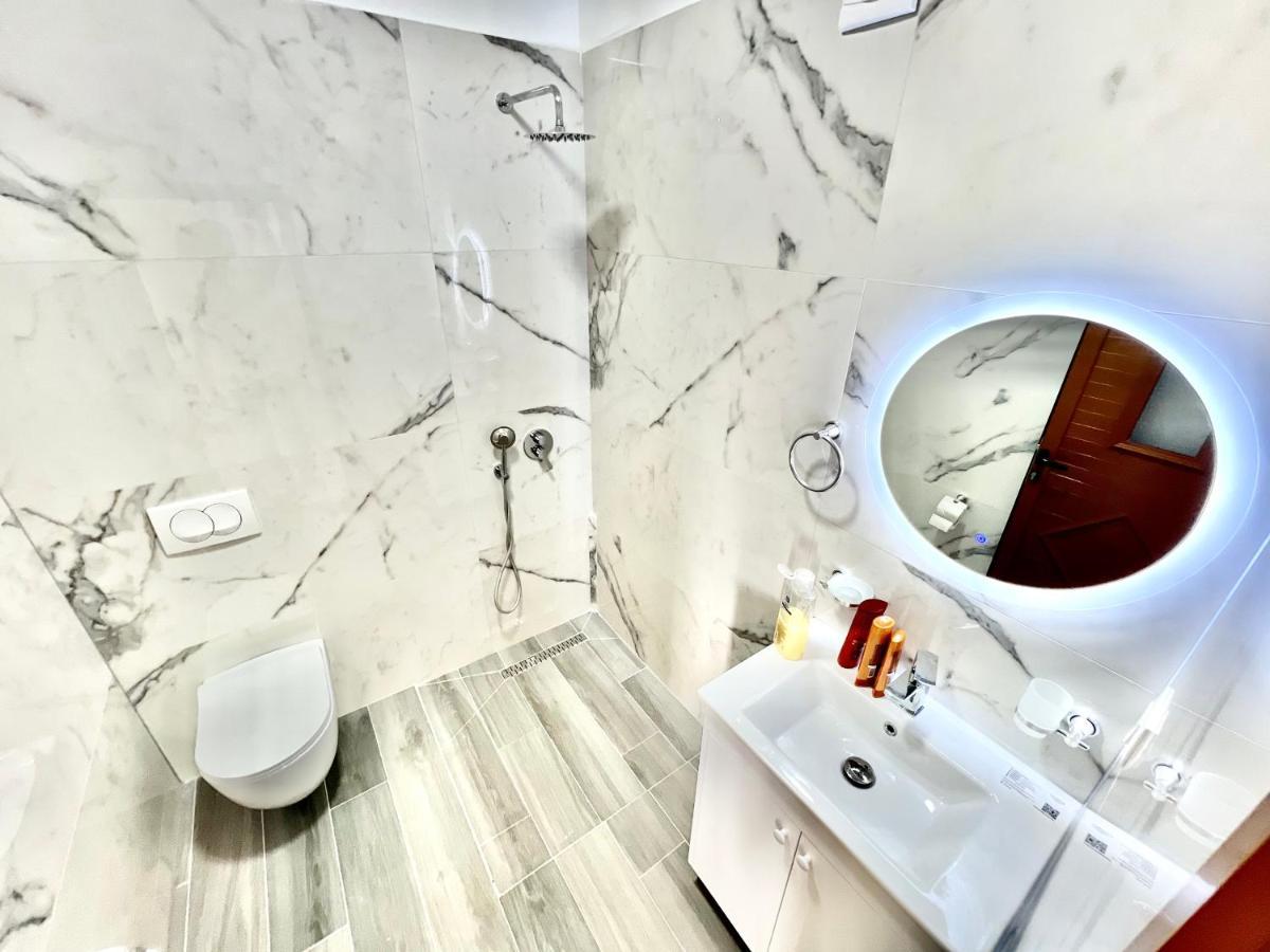 Coral Guesthouse Саранда Экстерьер фото