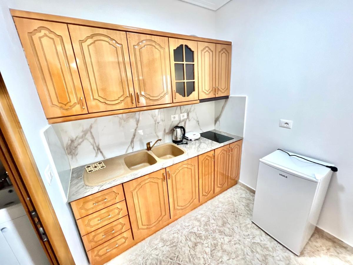 Coral Guesthouse Саранда Экстерьер фото