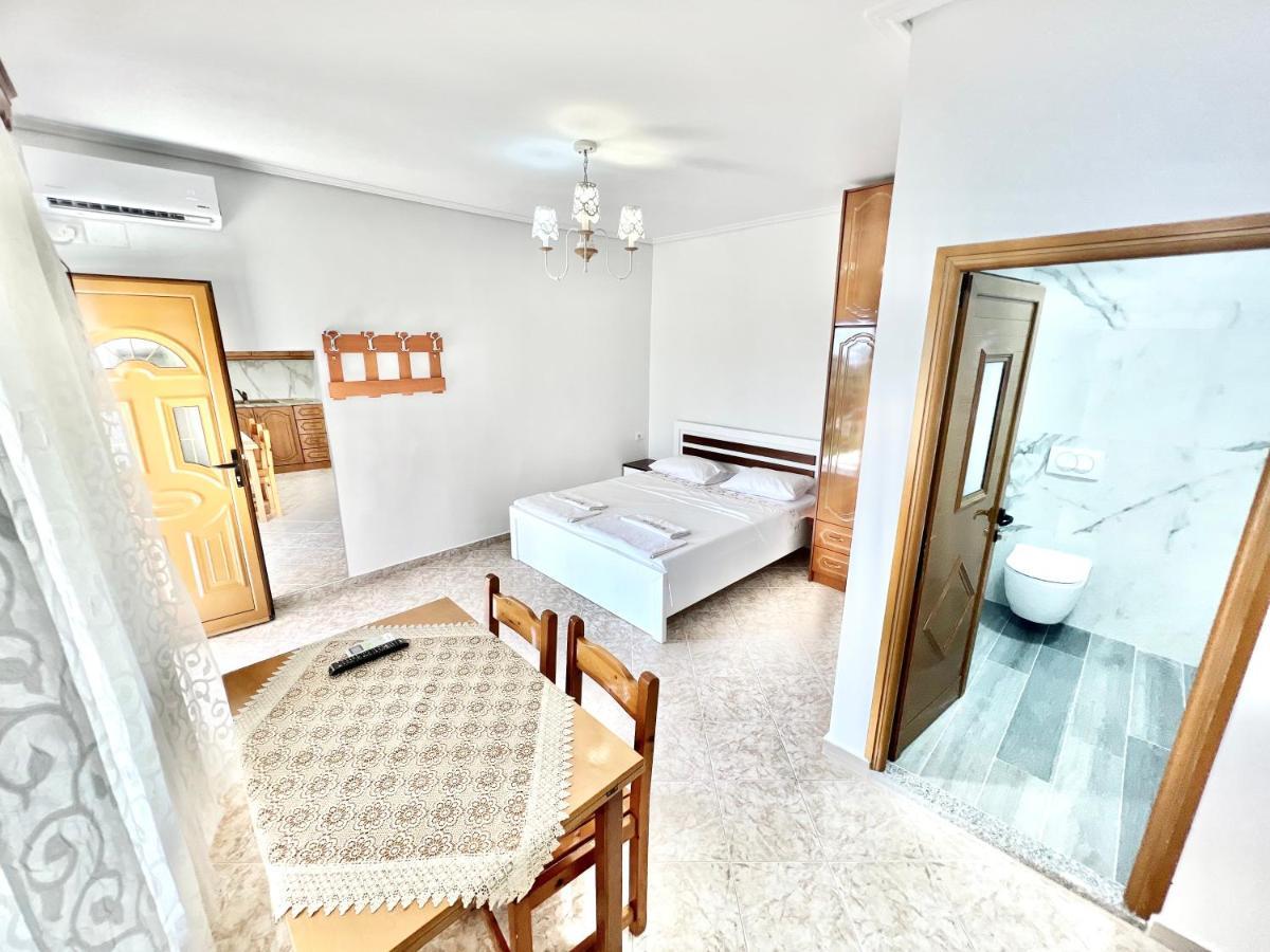 Coral Guesthouse Саранда Экстерьер фото