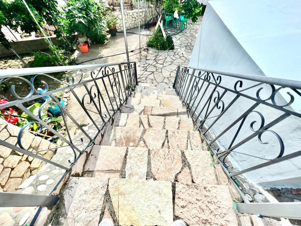 Coral Guesthouse Саранда Экстерьер фото
