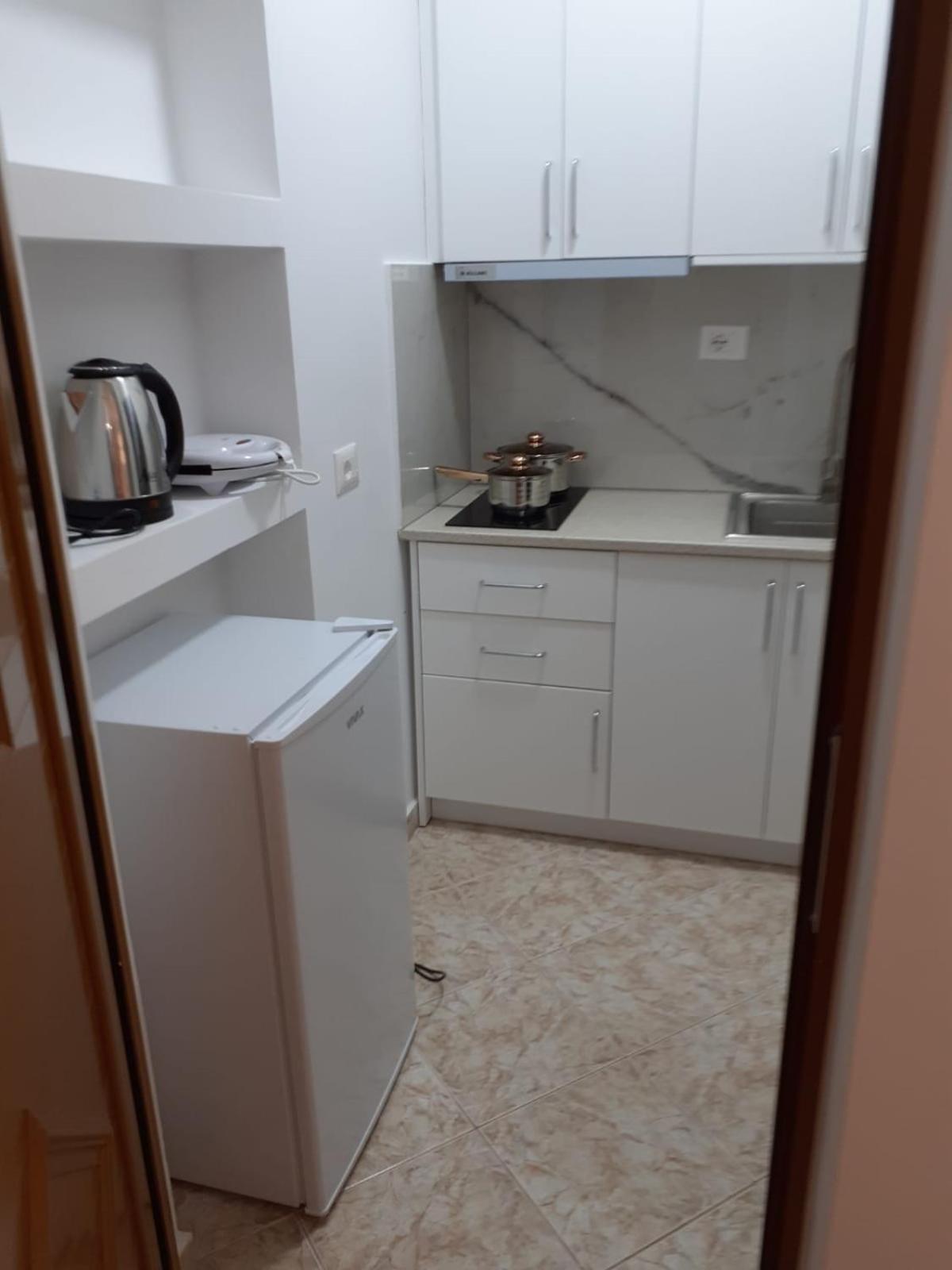 Coral Guesthouse Саранда Экстерьер фото