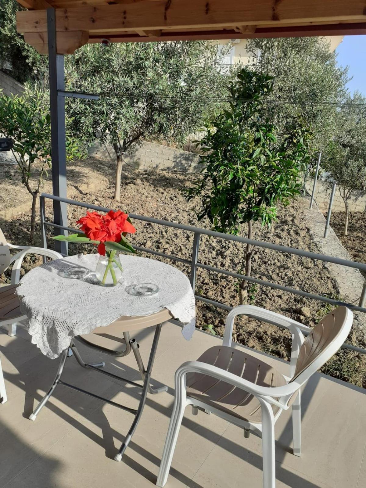 Coral Guesthouse Саранда Экстерьер фото