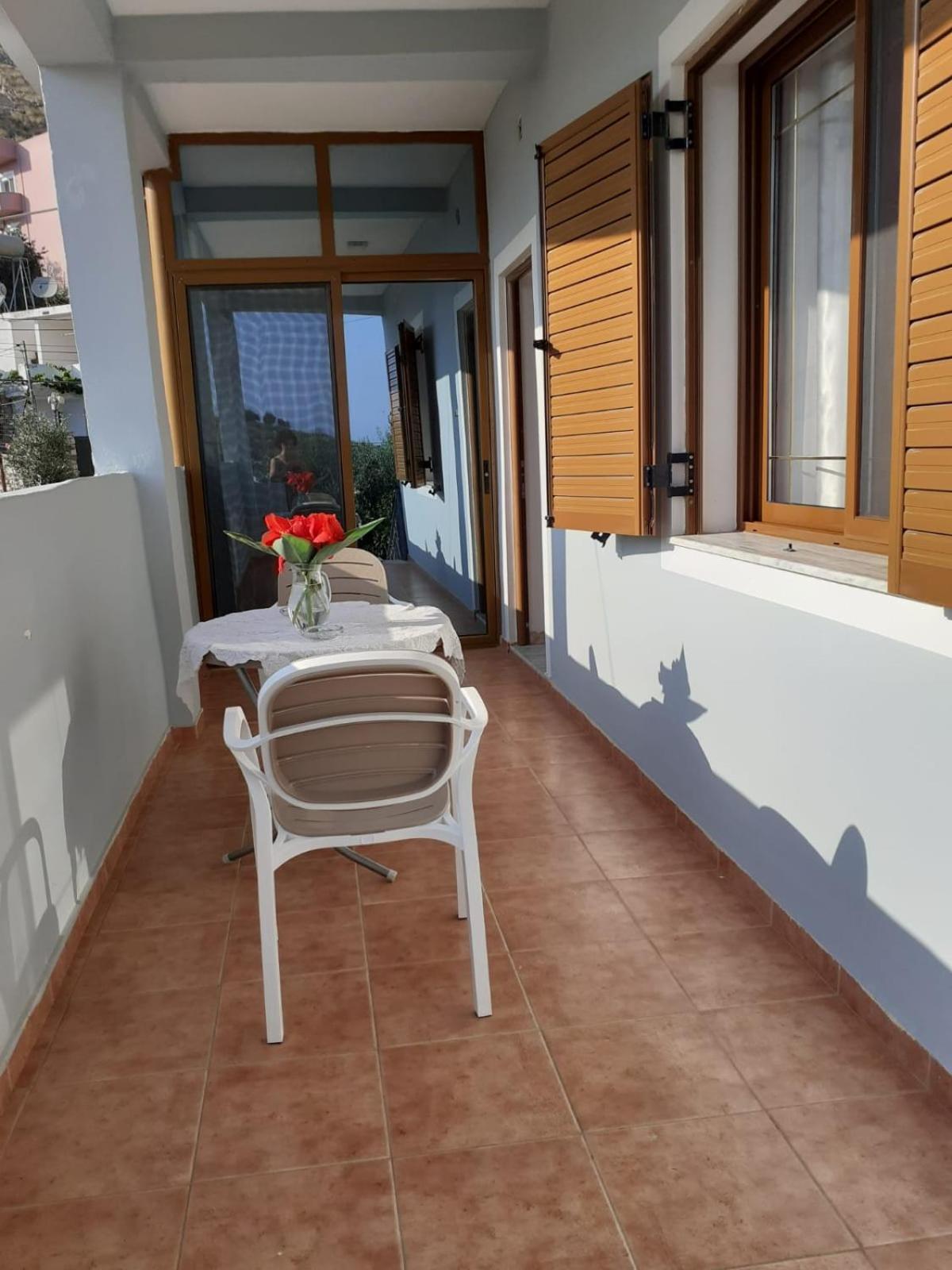Coral Guesthouse Саранда Экстерьер фото